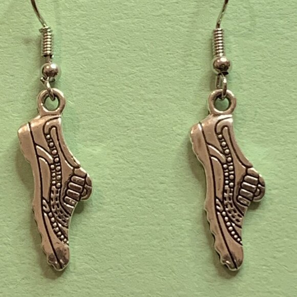 Running Shoe Earring, Marathon Earring, Running Earring, Shoe Earring, Gift Idea - Picture 3 of 6